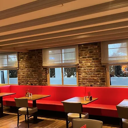 فندق Gasterij Berg En Dal سليناكين