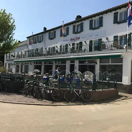 Gasterij Berg En Dal 2* سليناكين